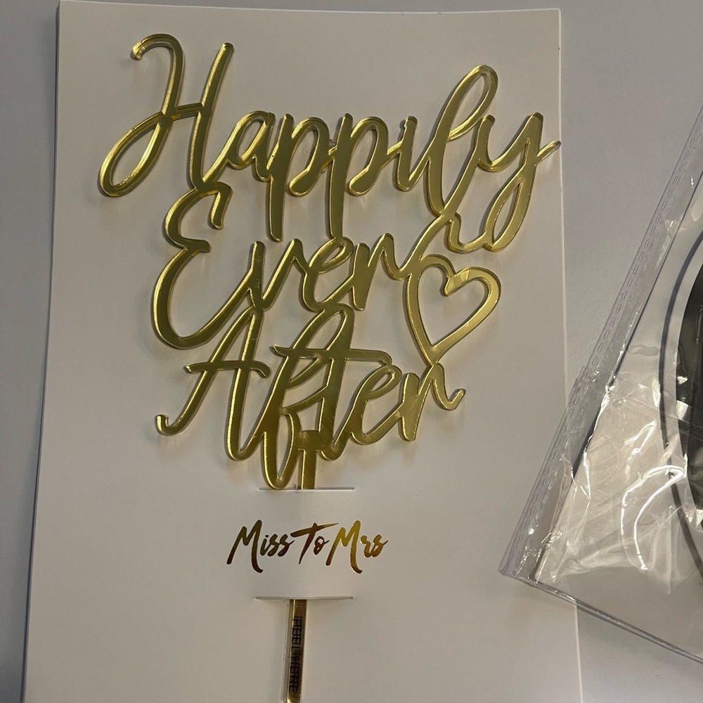Bride Bachelorette Party Kit: Poppers, Tattoos, Cake Topper, and Photo Props - Picture 5 of 6